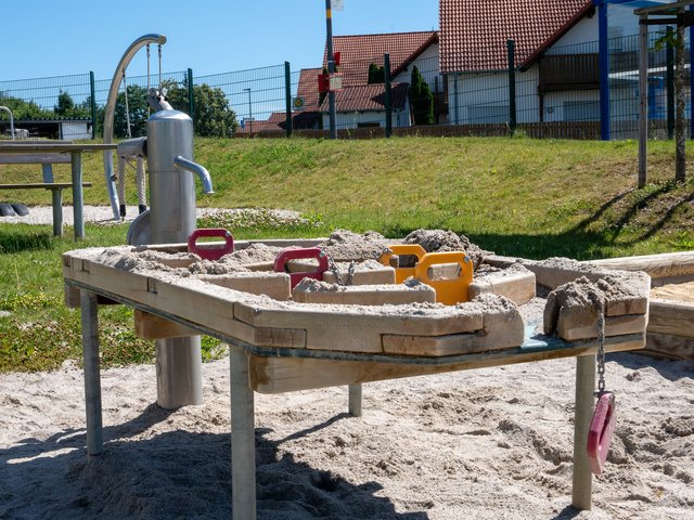 Wasserspiel am Spielplatz Lauterachblick